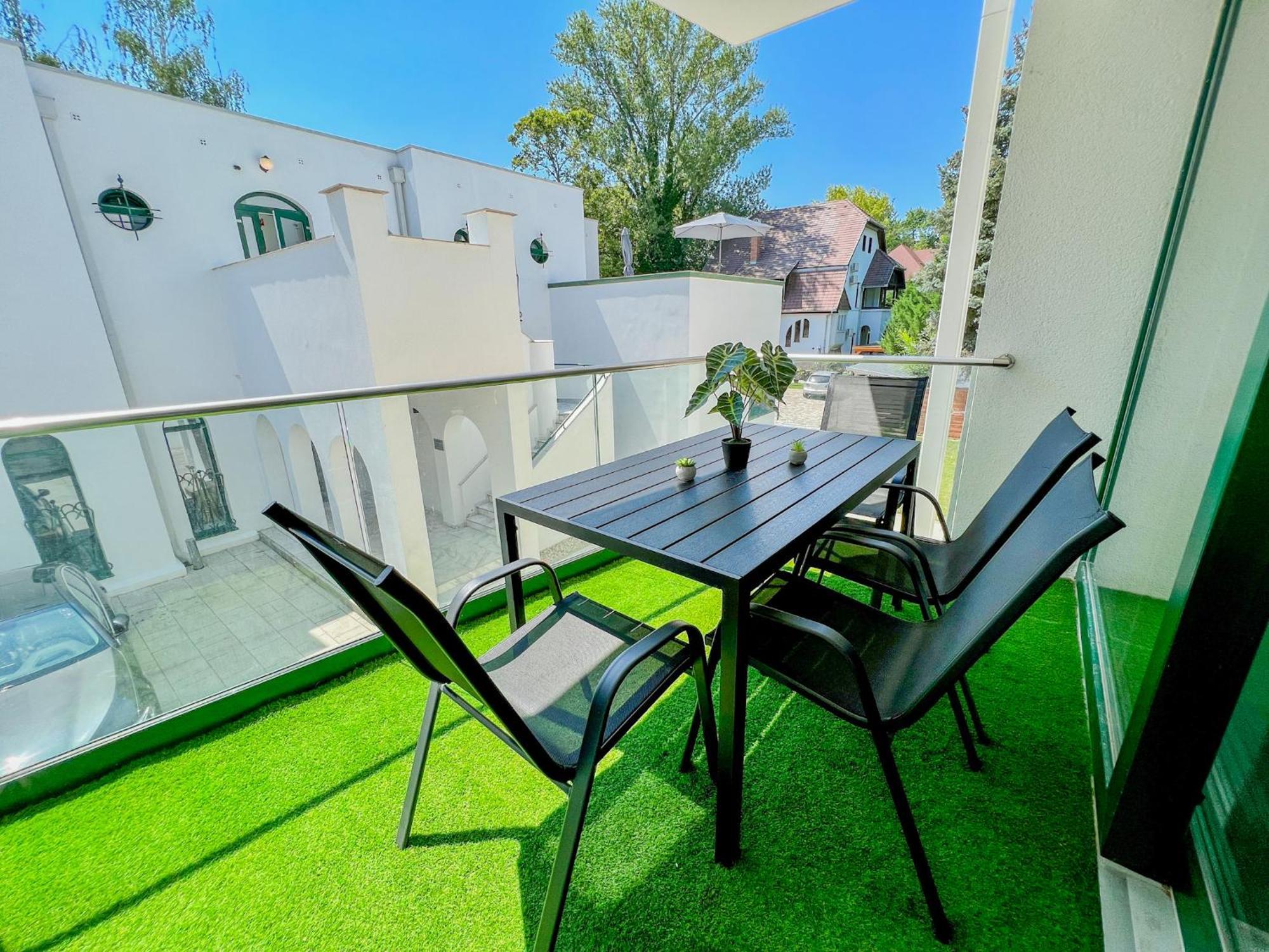 Villa Bauhaus Labi Garden Wellness Apartman Siofok Exterior photo